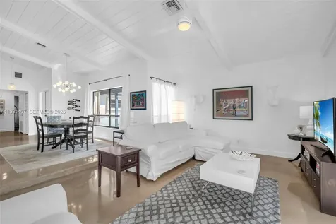 211 SW 87th Terrace Plantation FL 33324
