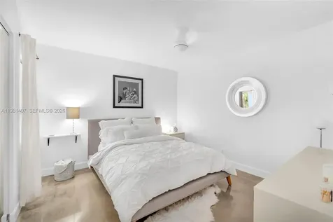 211 SW 87th Terrace Plantation FL 33324