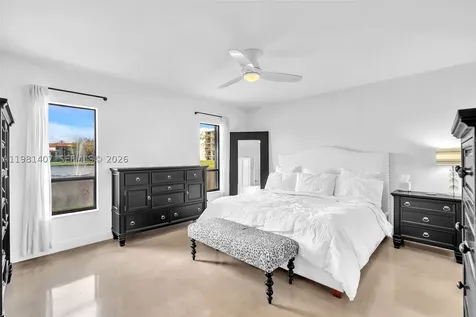 211 SW 87th Terrace Plantation FL 33324