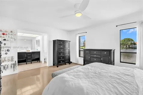 211 SW 87th Terrace Plantation FL 33324