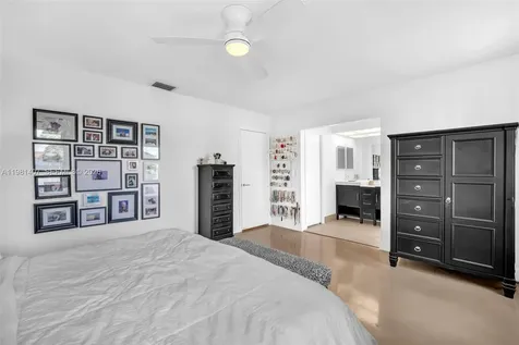211 SW 87th Terrace Plantation FL 33324
