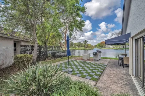211 SW 87th Terrace Plantation FL 33324