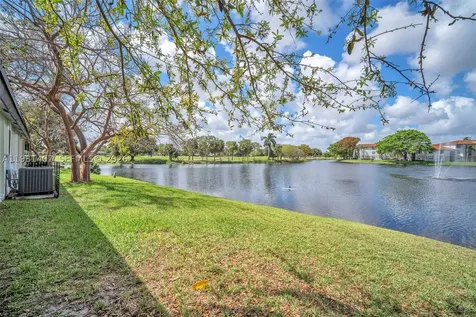 211 SW 87th Terrace Plantation FL 33324