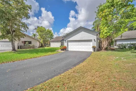211 SW 87th Terrace Plantation FL 33324