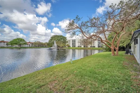 211 SW 87th Terrace Plantation FL 33324