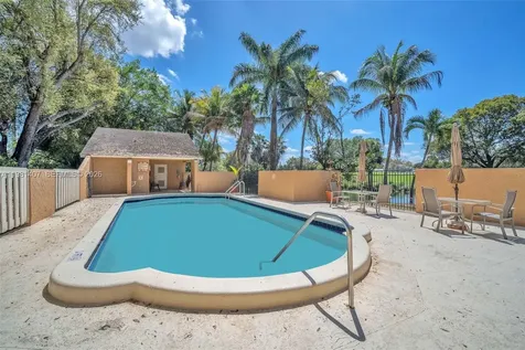 211 SW 87th Terrace Plantation FL 33324