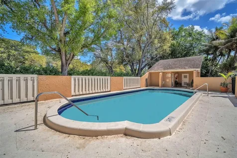 211 SW 87th Terrace Plantation FL 33324