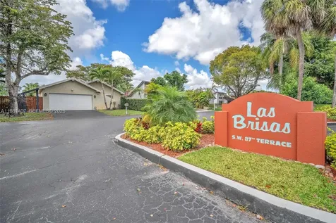 211 SW 87th Terrace Plantation FL 33324