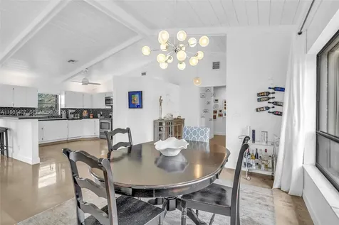211 SW 87th Terrace Plantation FL 33324