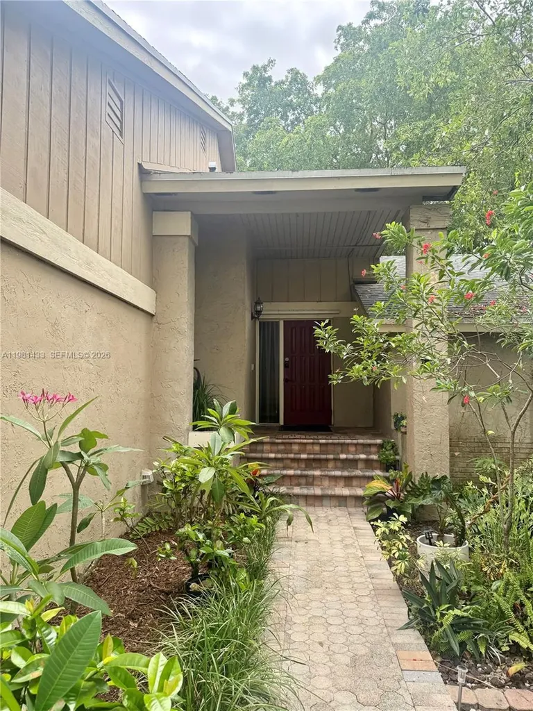 5119 SW 153rd Place N Miami FL 33185