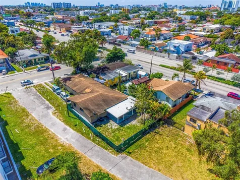 1675 NW 2nd Street Miami FL 33125