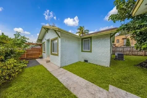 1675 NW 2nd Street Miami FL 33125