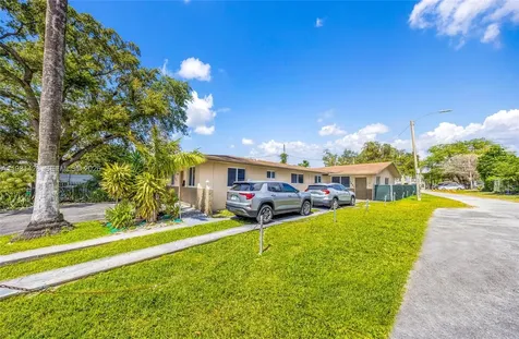 1675 NW 2nd Street Miami FL 33125