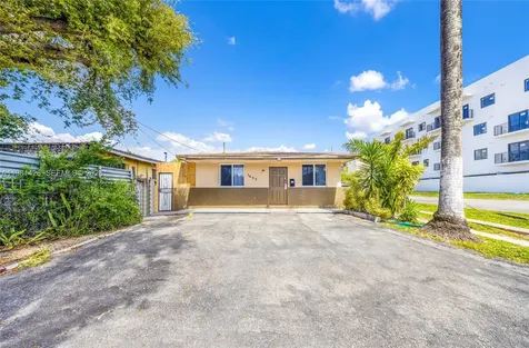 1675 NW 2nd Street Miami FL 33125