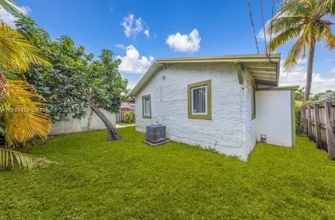 1675 NW 2nd Street Miami FL 33125