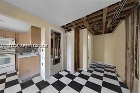 1675 NW 2nd Street Miami FL 33125