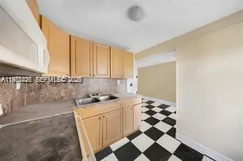 1675 NW 2nd Street Miami FL 33125