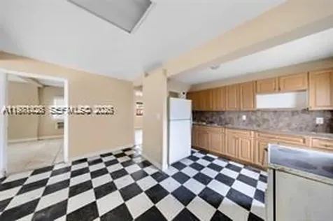 1675 NW 2nd Street Miami FL 33125