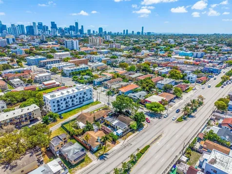 1675 NW 2nd Street Miami FL 33125