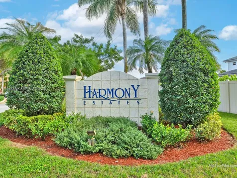 1663 E Harmony Lake Circle Davie FL 33324