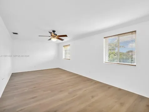 1663 E Harmony Lake Circle Davie FL 33324