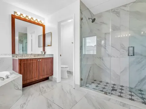 1663 E Harmony Lake Circle Davie FL 33324
