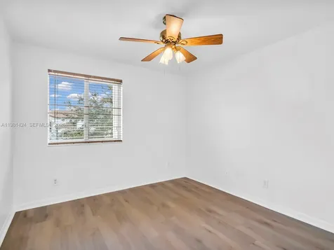 1663 E Harmony Lake Circle Davie FL 33324