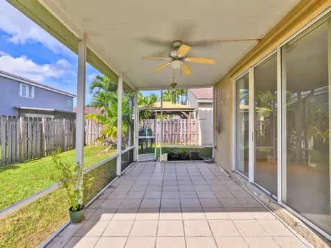 1663 E Harmony Lake Circle Davie FL 33324