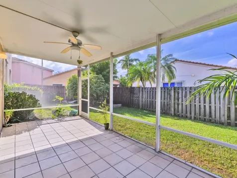 1663 E Harmony Lake Circle Davie FL 33324