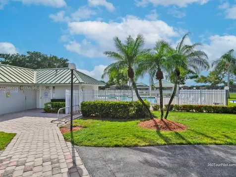 1663 E Harmony Lake Circle Davie FL 33324