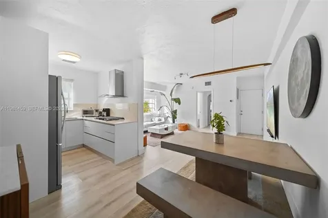 832 15th Street Miami Beach FL 33139