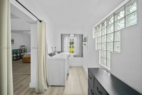 832 15th Street Miami Beach FL 33139