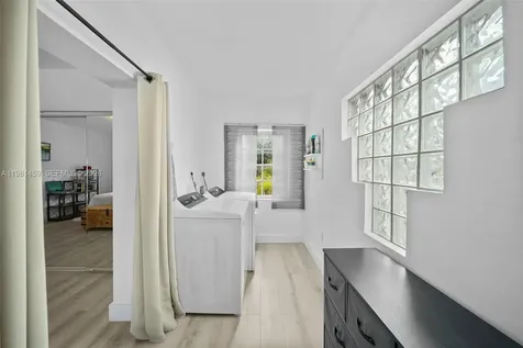 832 15th Street Miami Beach FL 33139