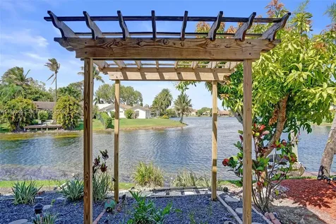 11585 N Quayside Drive Cooper City FL 33026