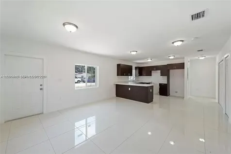 2285 NW 91 Street Miami FL 33147