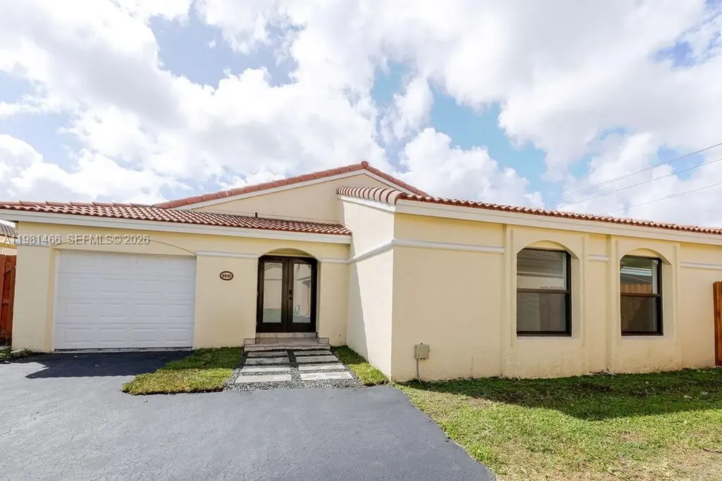 8940 SW 4th Terrace Miami FL 33174