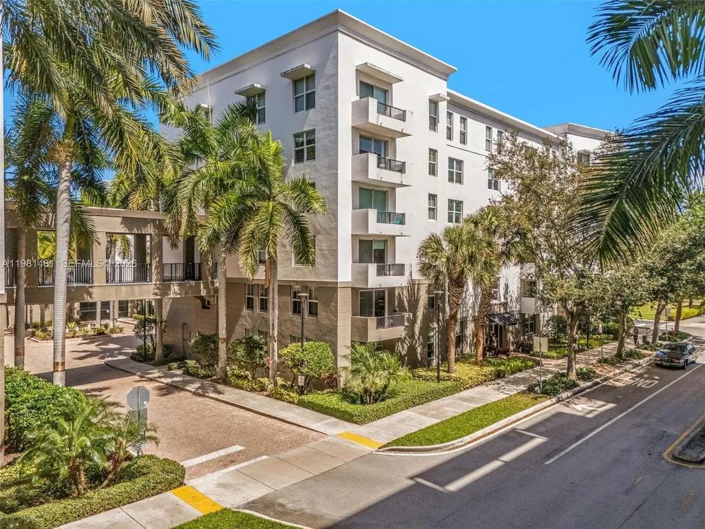 2421 NE 65th Street Fort Lauderdale FL 33308