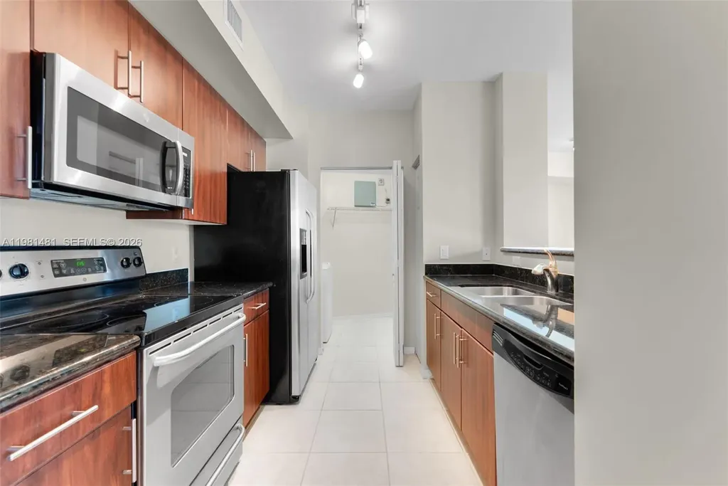 2421 NE 65th Street Fort Lauderdale FL 33308