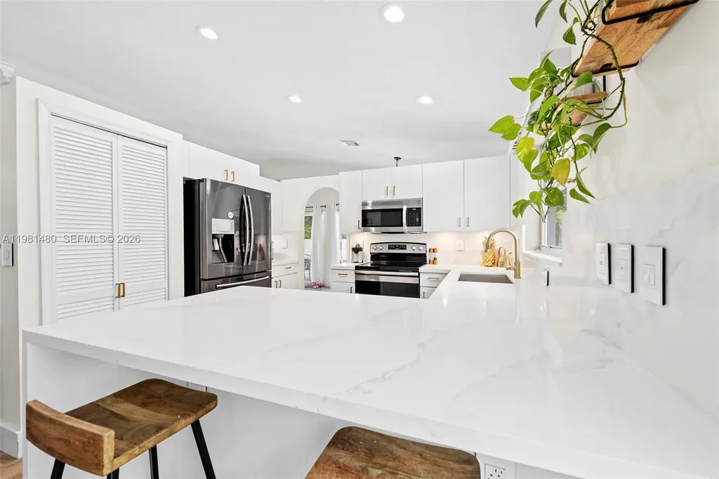 334 SW 194th Avenue Pembroke Pines FL 33029