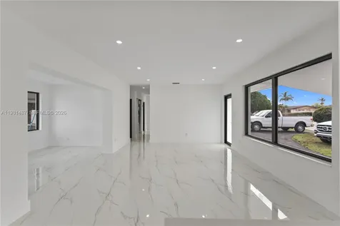921 W 50th Place Hialeah FL 33012