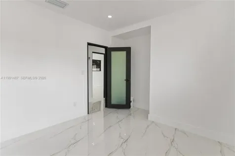 921 W 50th Place Hialeah FL 33012