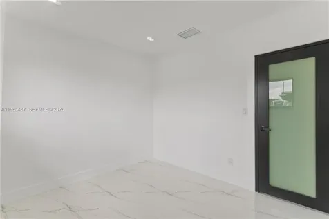 921 W 50th Place Hialeah FL 33012