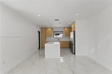 921 W 50th Place Hialeah FL 33012