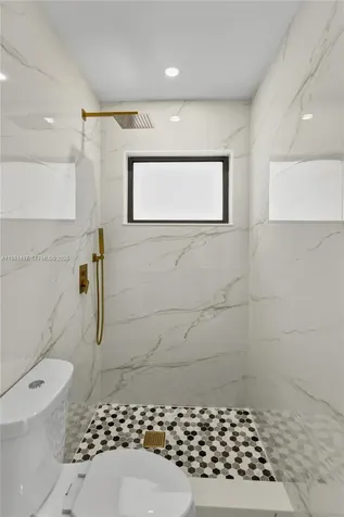 921 W 50th Place Hialeah FL 33012