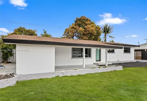 921 W 50th Place Hialeah FL 33012