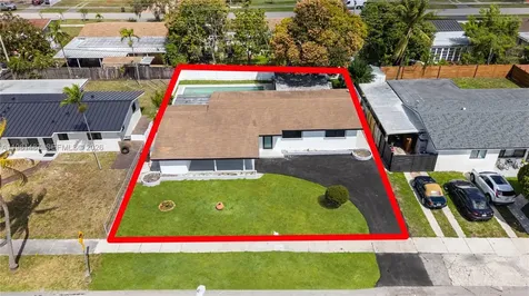921 W 50th Place Hialeah FL 33012