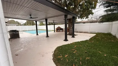 921 W 50th Place Hialeah FL 33012