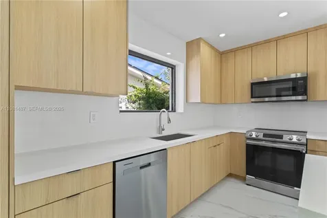 921 W 50th Place Hialeah FL 33012