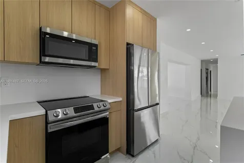 921 W 50th Place Hialeah FL 33012