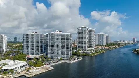 20515 E Country Club Drive Aventura FL 33180